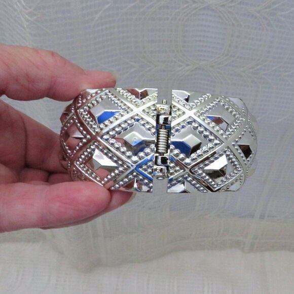 New Silver Metallic Chunky Bangle Bracelet for Women - Picture 2 of 5